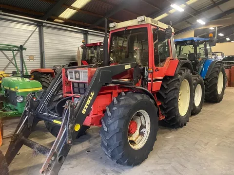 International 845XL 4wd rood/wit IHC, 1982, korte poken, 30km/u, MARGE prijs