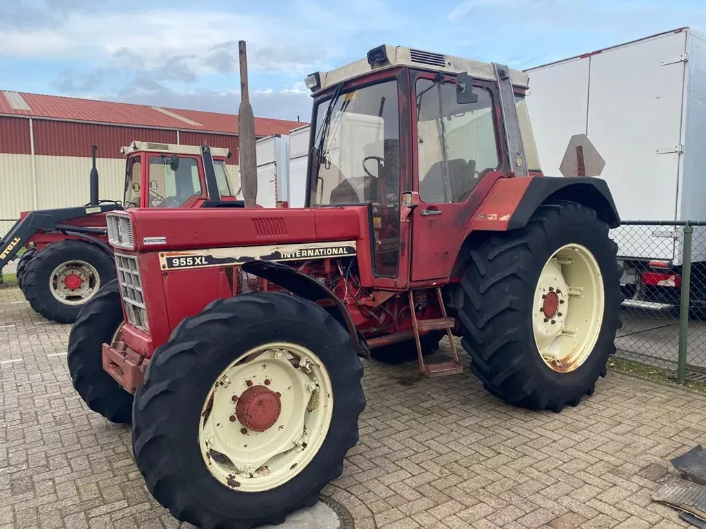 International 955XL 4wd, 30km/u, NL kenteken