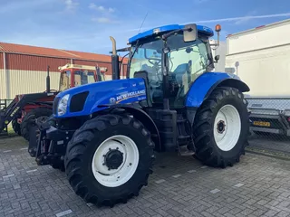 New Holland T6050 Range Command, geveerde cabine
