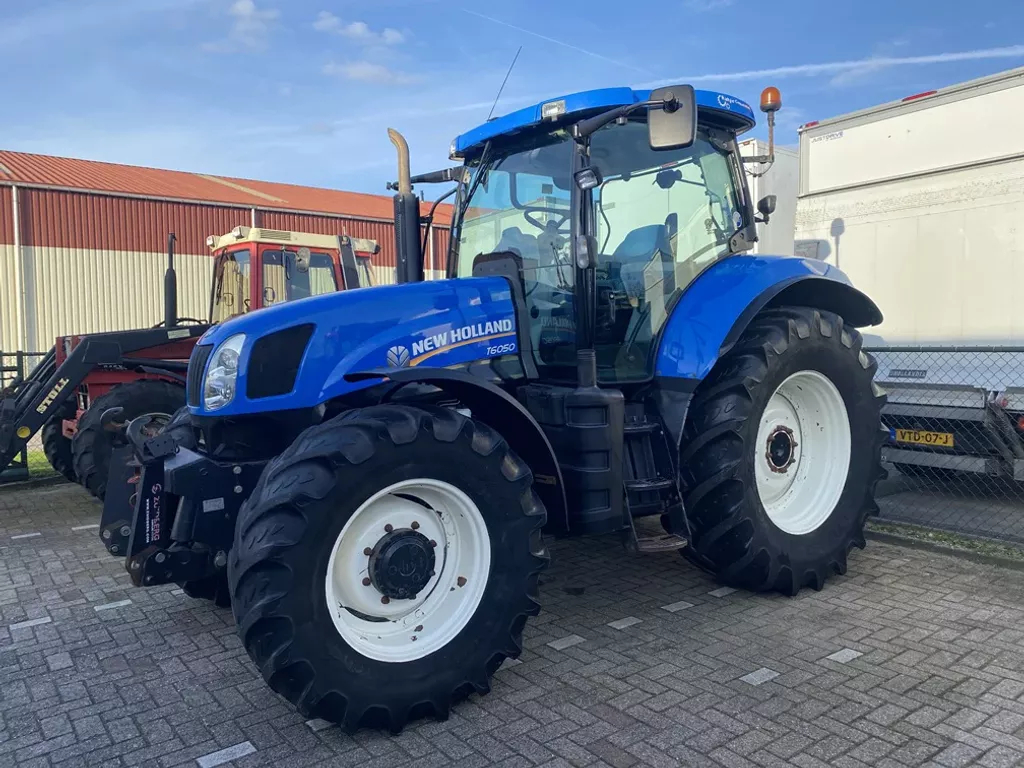 New Holland T6050 Range Command, geveerde cabine