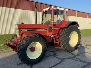 International 1255XL 40km/u, 1984, luchtremmen, Aigner fronthef en front pto