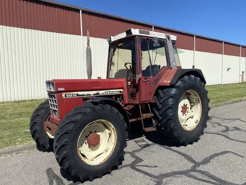 International 955XL 4wd, 30km/u, NL kenteken