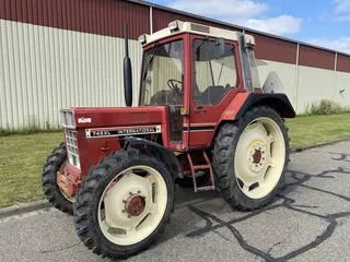 International 745XL 4wd