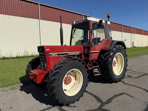 International 1056XL