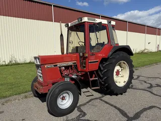 International 745XL 2wd