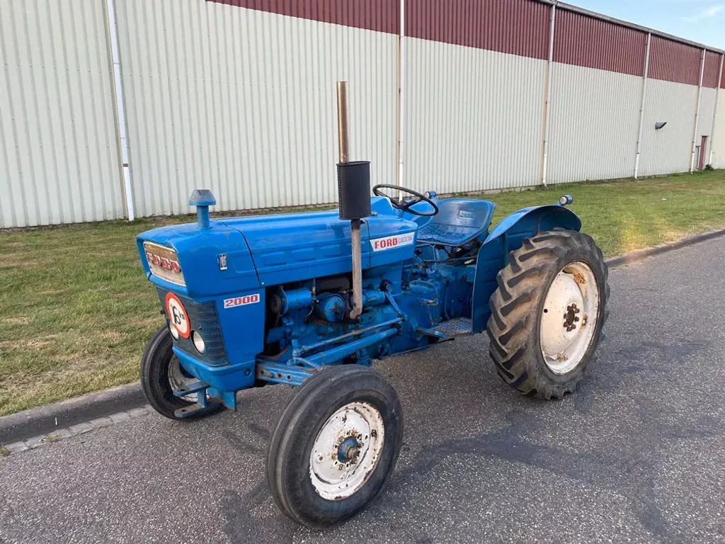 Ford Dexta 2000