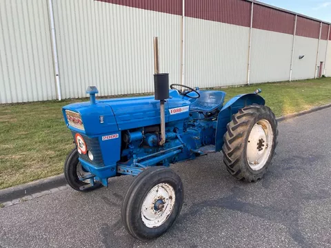 Ford Dexta 2000
