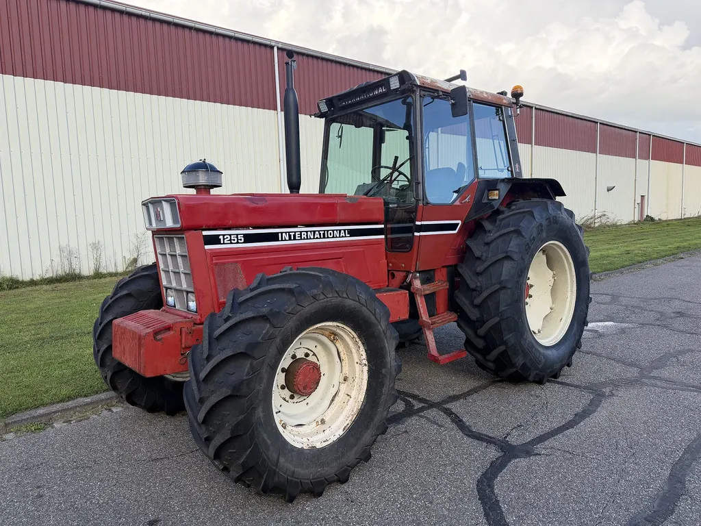 International 1255